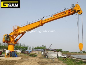 Telescopic boom marine cranes