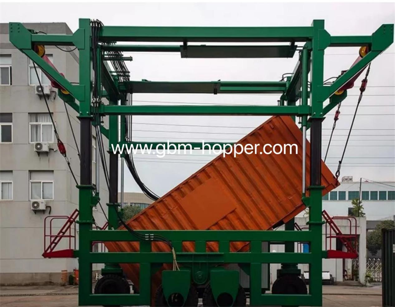 Straddle carrier (7)